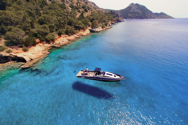 Discover secret Greece in superyacht style